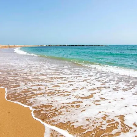 Cosy Castellon With Shared Pool