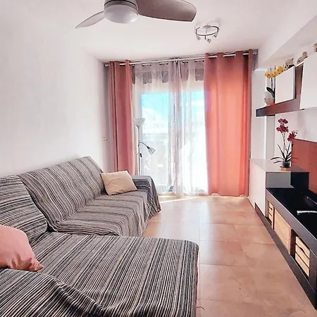 Cosy Castellon With Shared Pool *